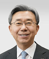 14대 총장 이용구 박사 증명사진