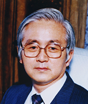 6대 총장 문병집 박사 증명사진