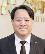 행정부총장 김창봉 증명사진