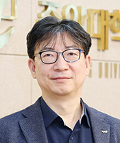 연구부총장 고중혁 증명사진