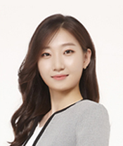 정아람 증명사진