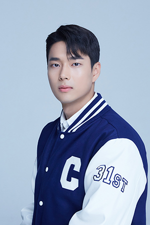 이용우 증명사진